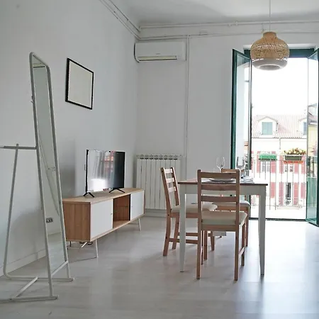 Urban House - View Navigli Center *
